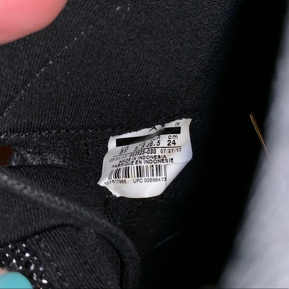 Jordan Retro 11 - Picture 4 of 5